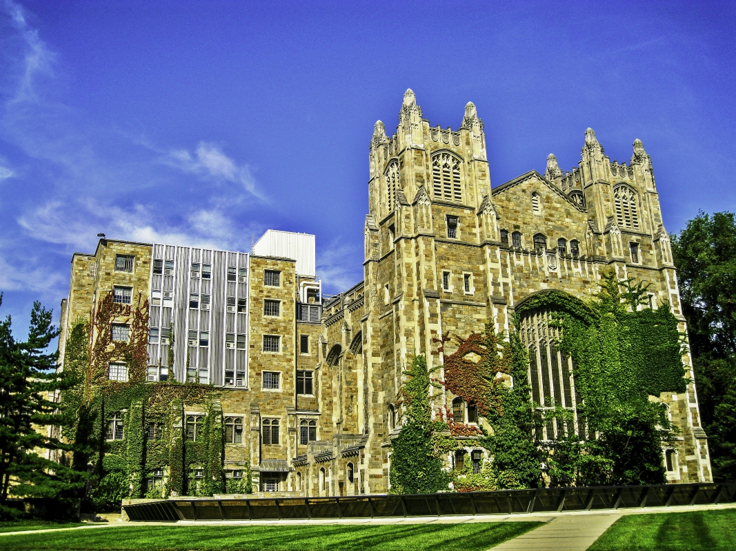 Colleges Ranked by Campus Life: Large Schools/Small Cities