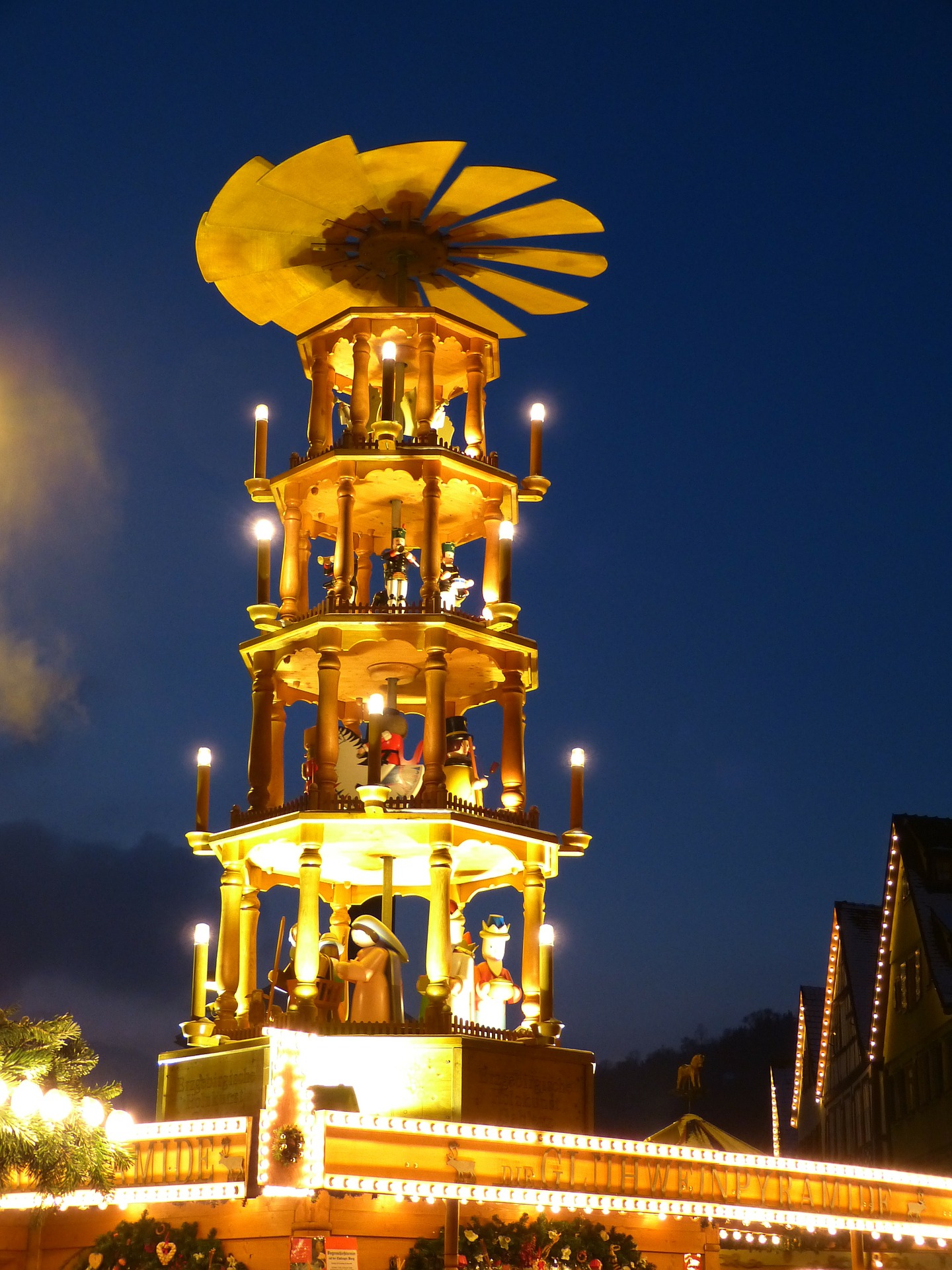 The highlight of the Dresden market is the Christmas pyramid, which stretches over 45 feet, and the world’s biggest nutcracker. 