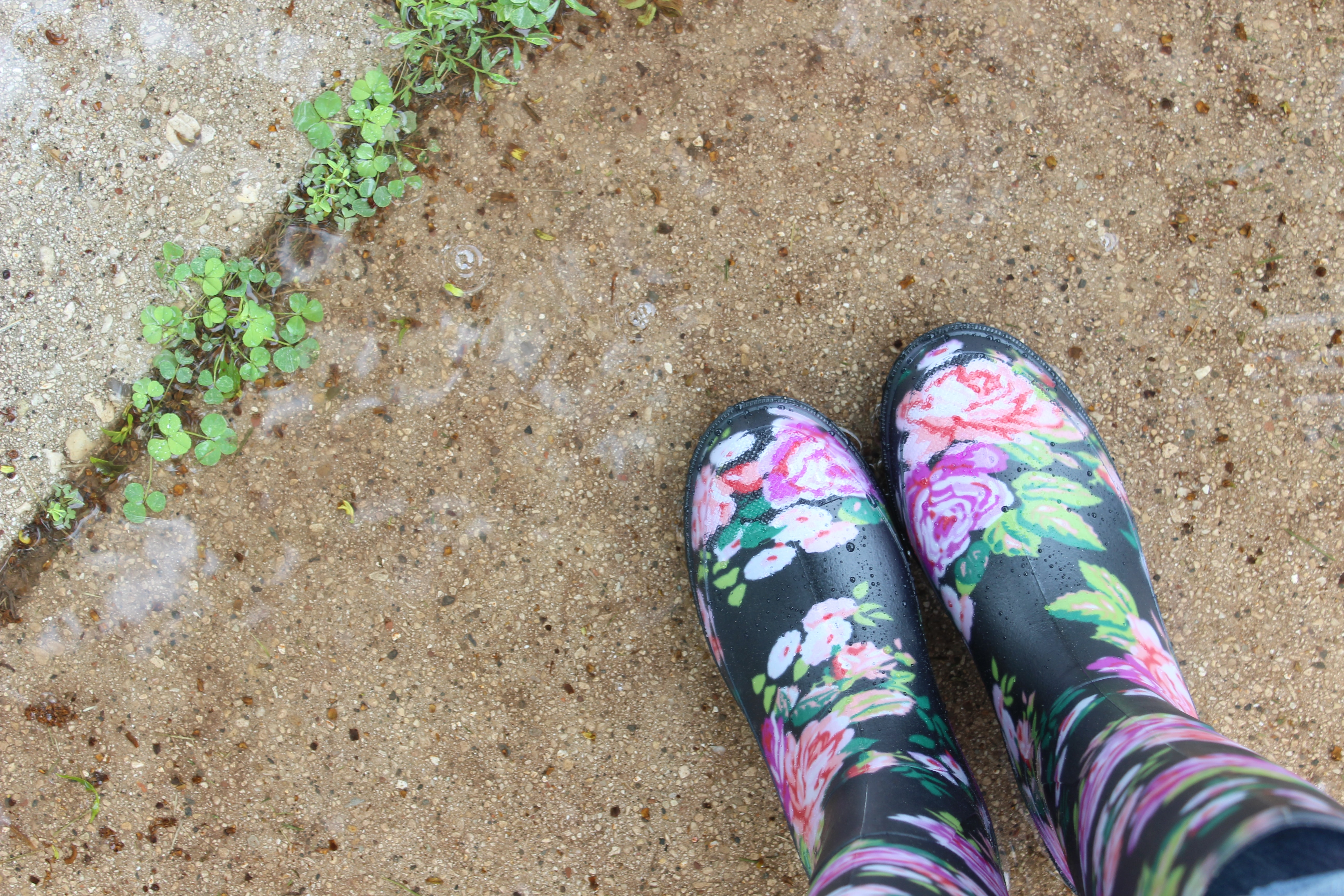 Rain boots are fall fashion essentials.